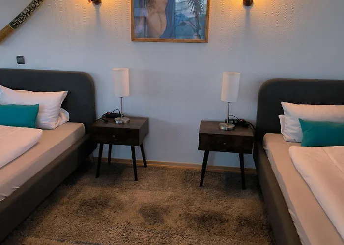 Im Herzen Von Wiesdorf- Blick Auf Das Bayer-Kreuz -Appartement Mit 2 Schlafzimmern-Fuer 3 Personen -Zentral Gelegen - Friedrich Ebert Platz 5A , 4Te Etage - Dachterrasse Und Sauna - Kaution Pflicht -