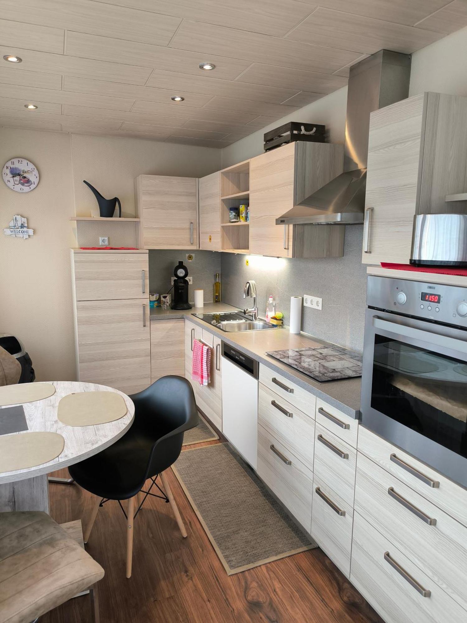 Apartment Apartment: Two-bedroom Comfort With Dual Balconies